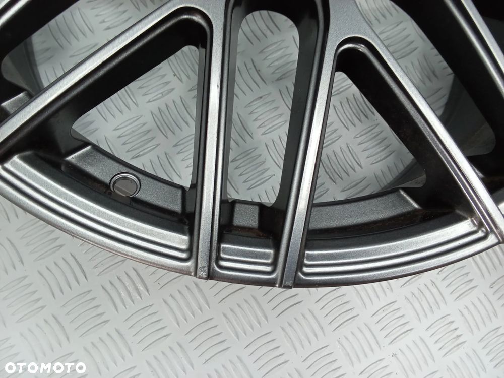 Felgi Mercedes Audi Vw Skoda 8Jx18 et45 5x112 - 8