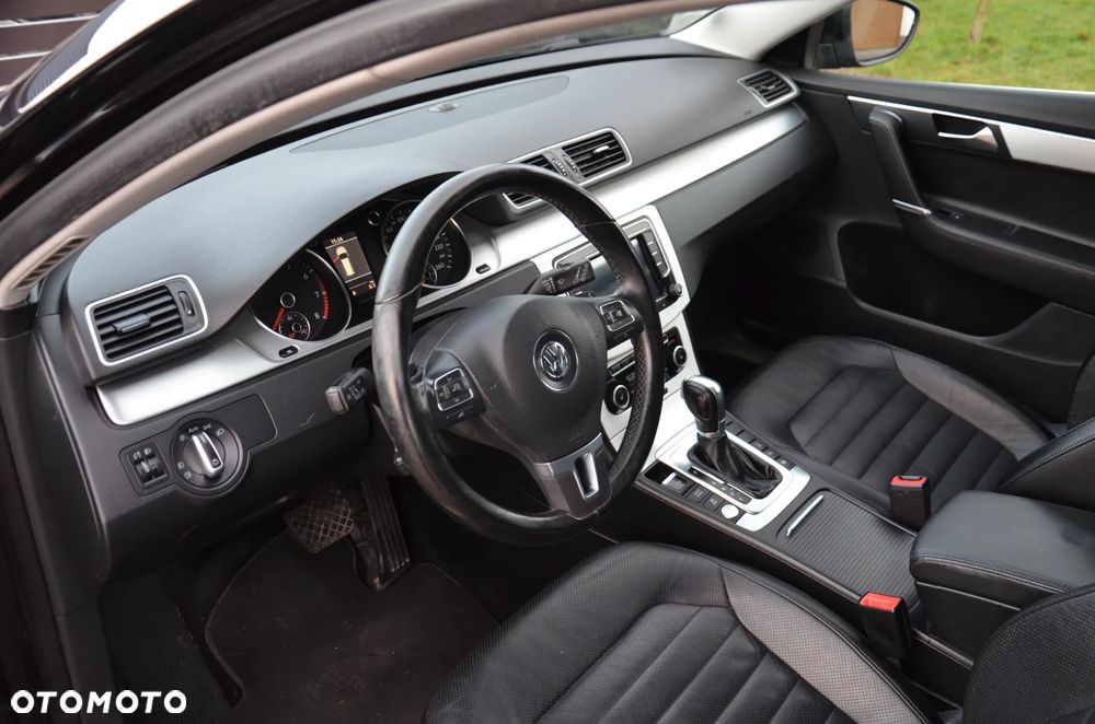 Volkswagen Passat 1.8 TSI DSG Highline - 25