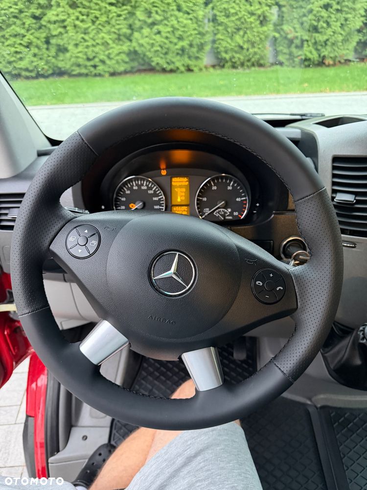 Mercedes-Benz Sprinter - 24