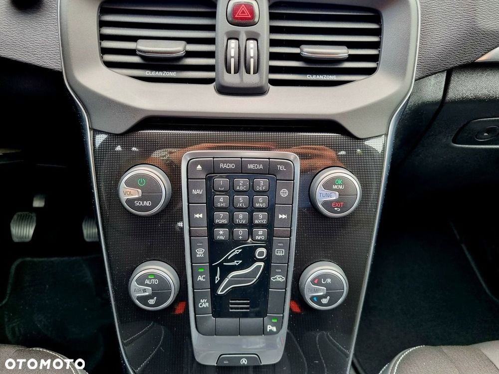 Volvo V40 D2 Momentum - 22