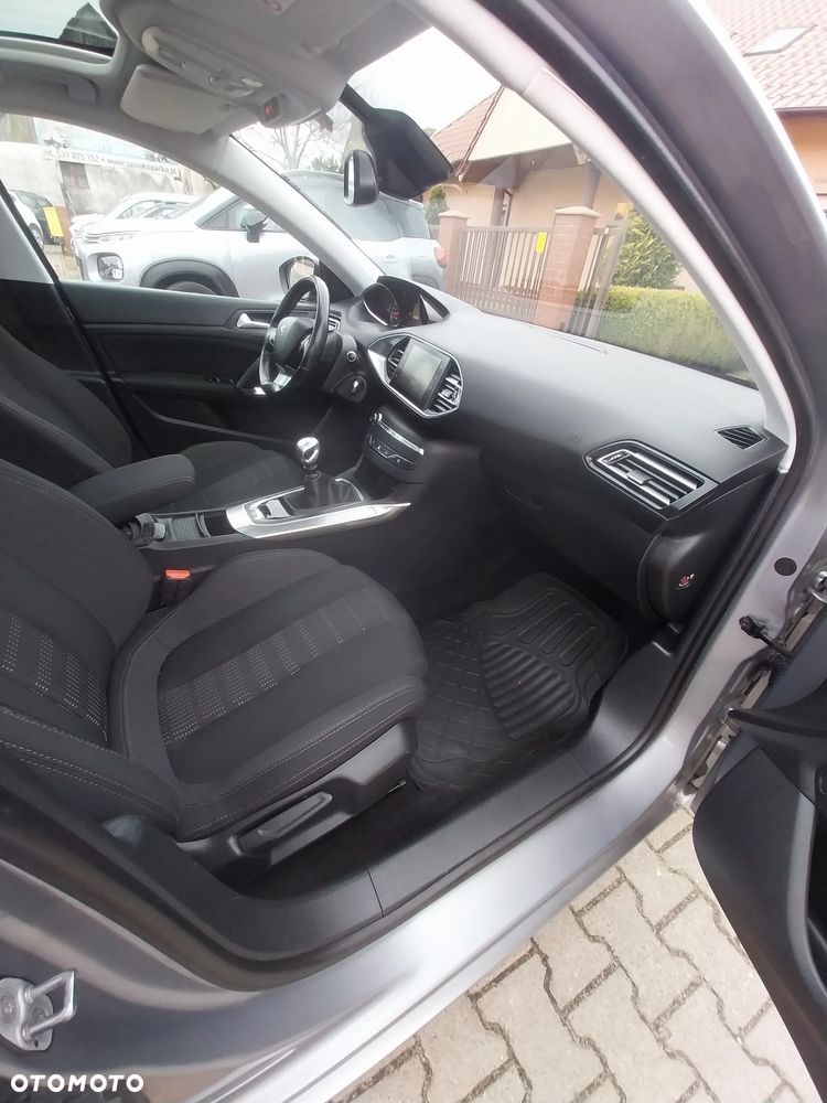 Peugeot 308 - 13