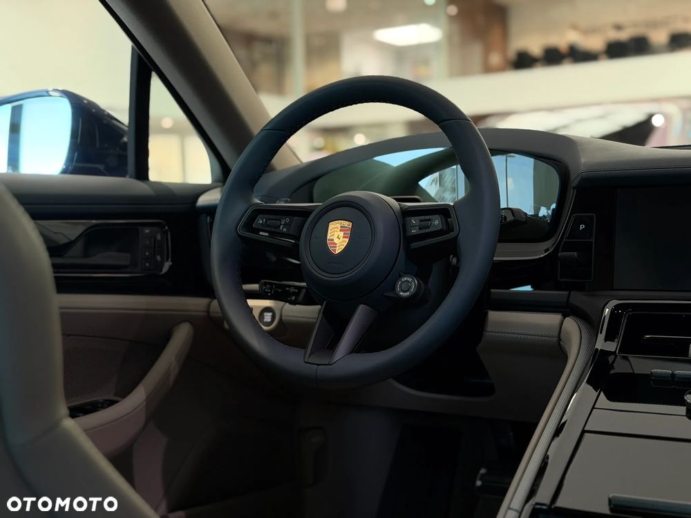 Porsche Panamera 4 E-Hybrid PHEV - 22