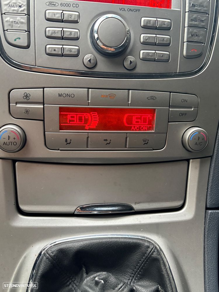 Ford S-Max - 9