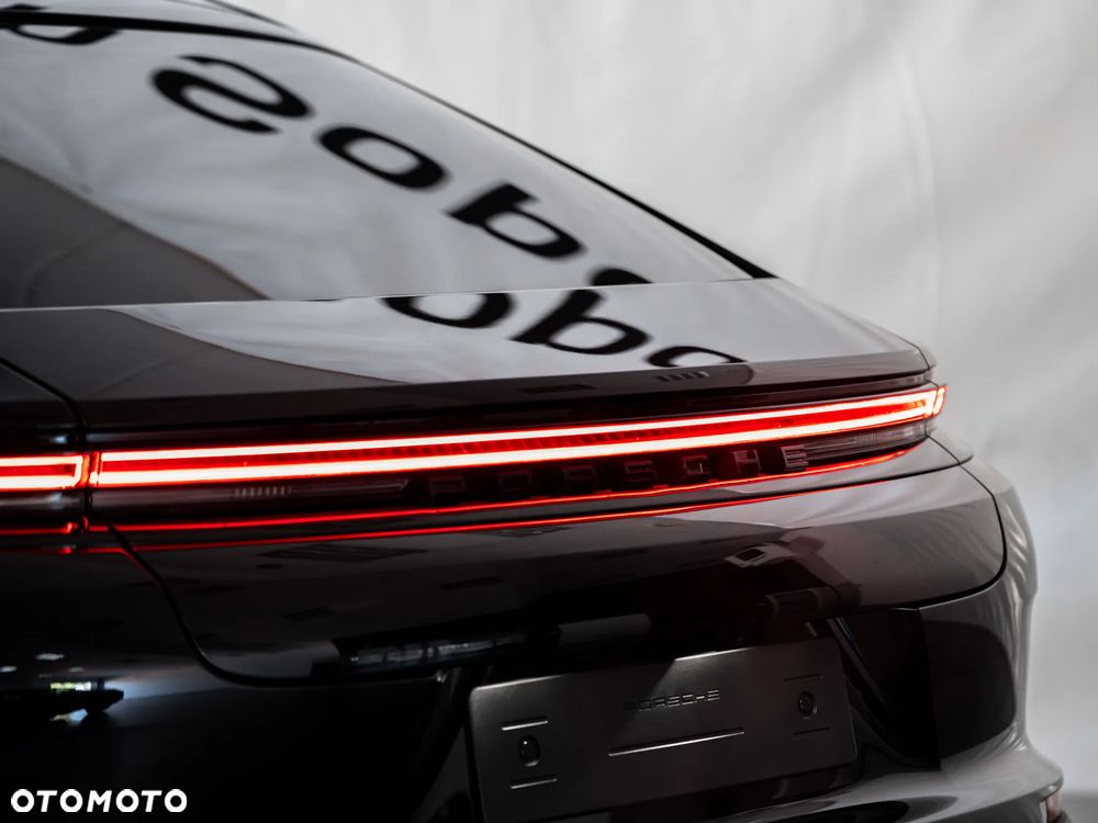 Porsche Panamera - 12