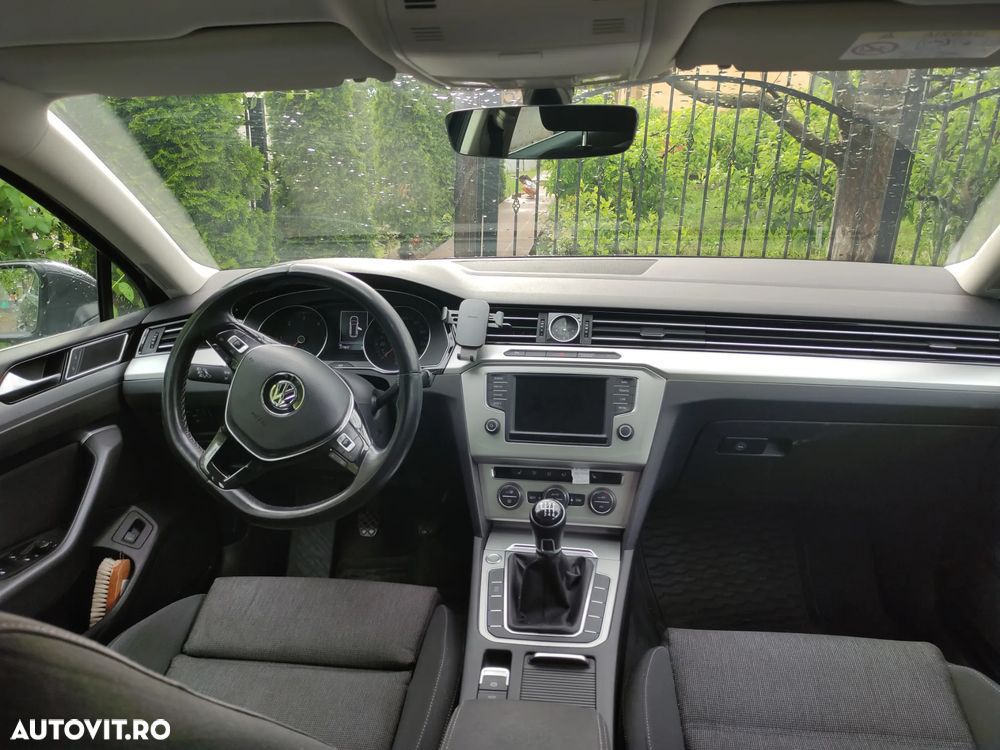 Volkswagen Passat 2.0 TDI Comfortline - 11