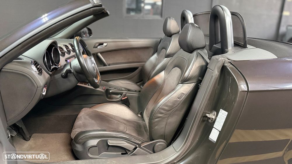 Audi TT Roadster 2.0 TDi quattro - 27