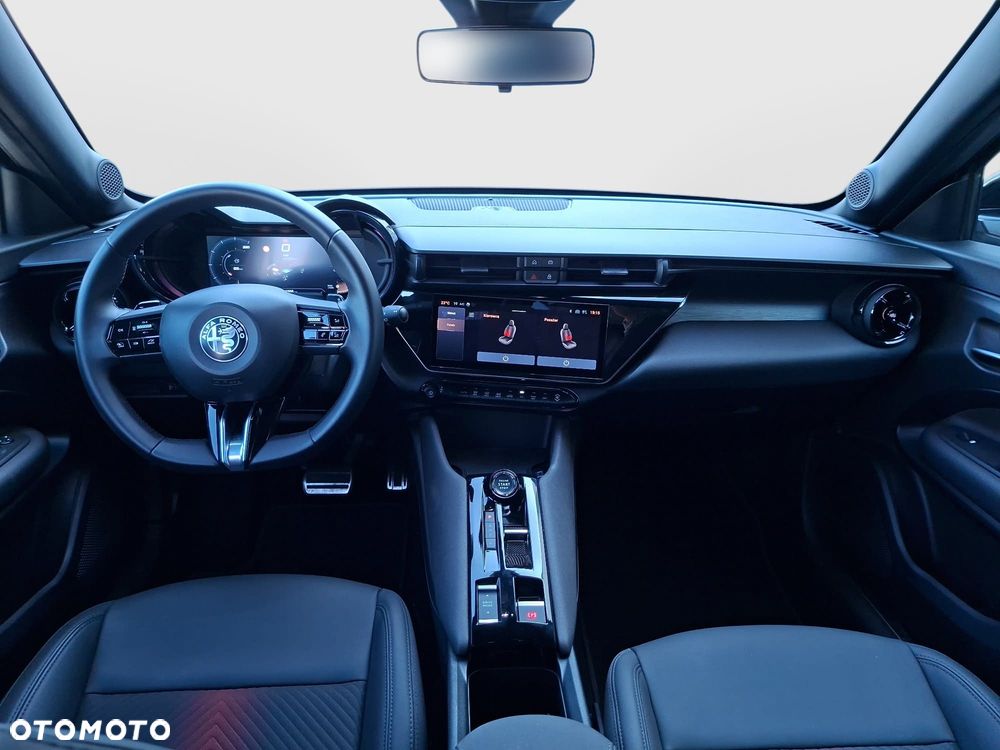 Alfa Romeo Junior 1.2 mHEV Ibrida Speciale eDCT - 21