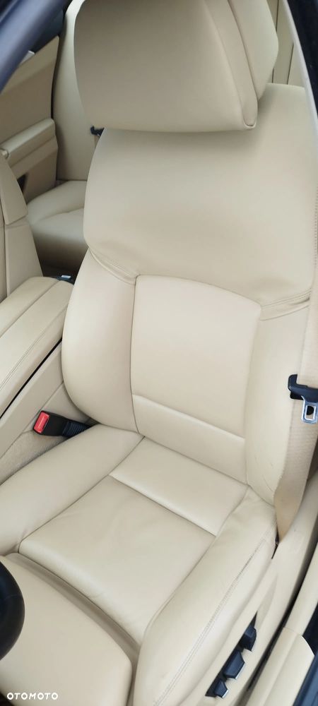 BMW Seria 5 525d - 25