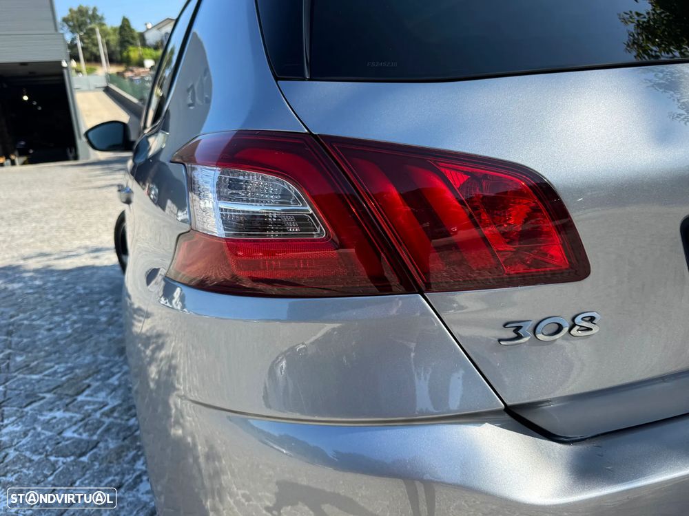 Peugeot 308 1.2 PureTech Allure Full LED - 34