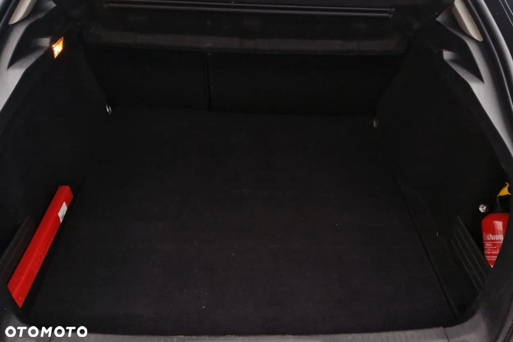 Renault Laguna 3.0 dCi V6 FAP Initiale - 17