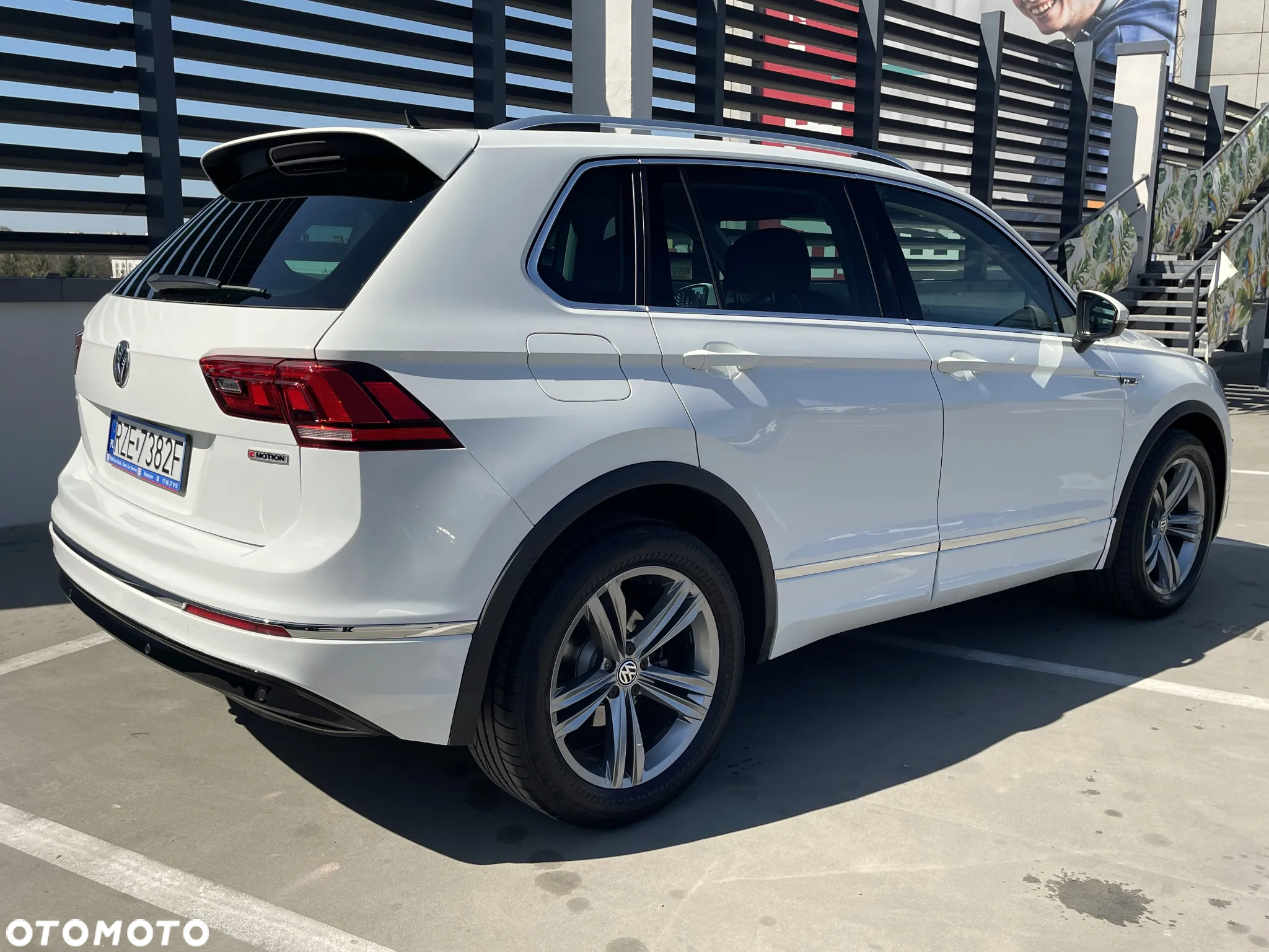 Volkswagen Tiguan 2.0 TDI SCR 4MOTION DSG R-Line - 5