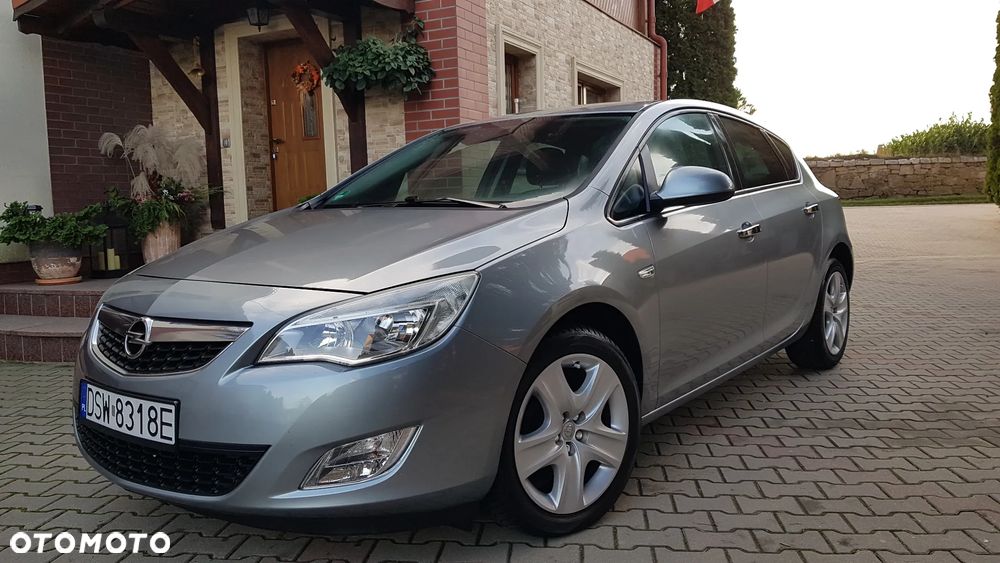 Opel Astra 1.4 T Cosmo - 14