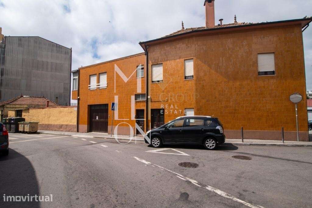 Moradia T6 com Terreno no Centro da Areosa – Potencial para Construção - Grande imagem: 2/42