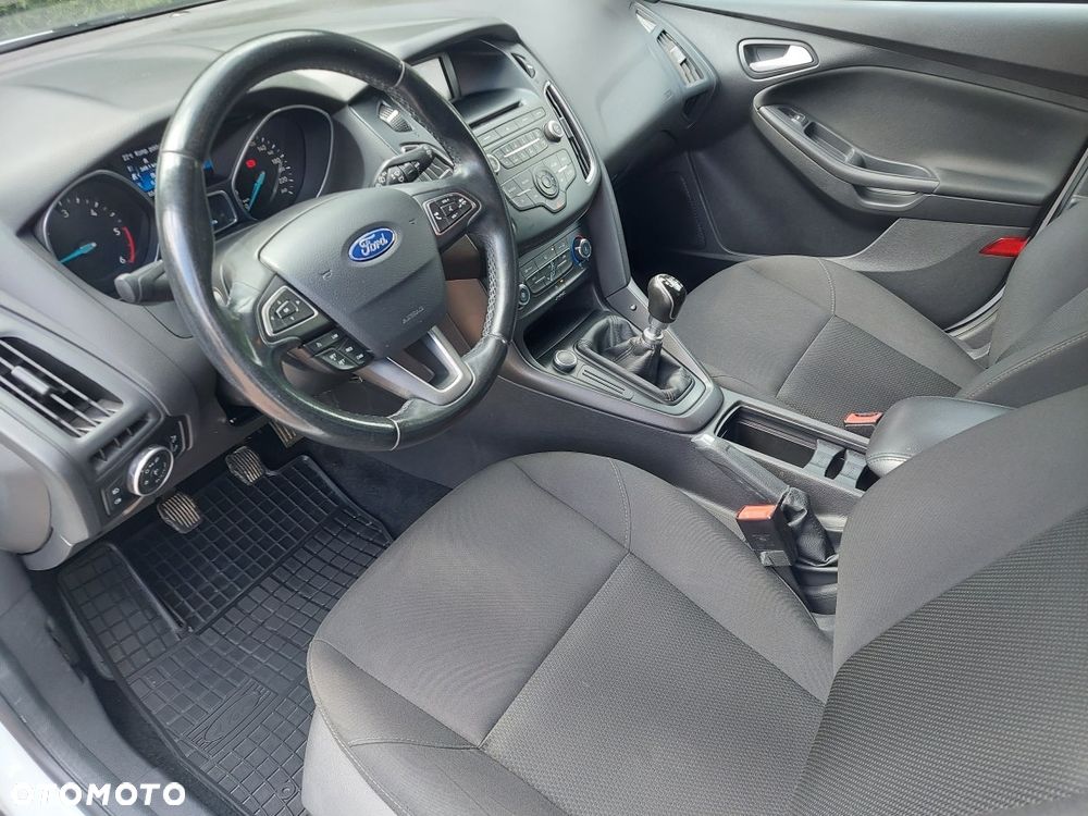 Ford Focus 1.5 TDCi Black Edition - 6