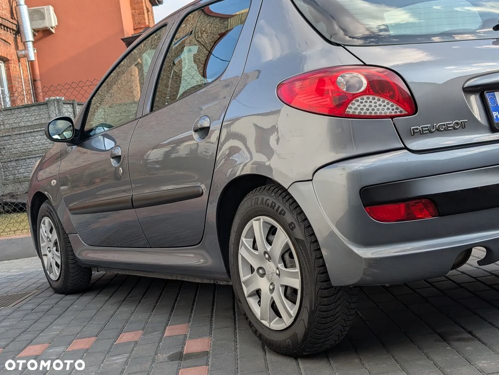 Peugeot 206 plus - 11