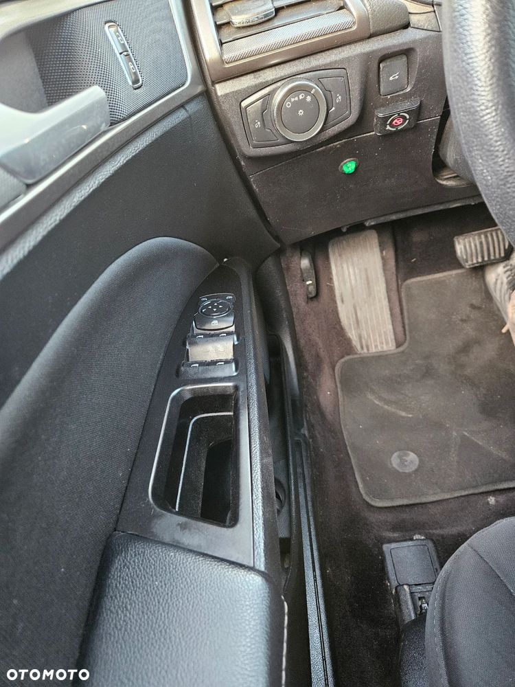 Ford Fusion - 10