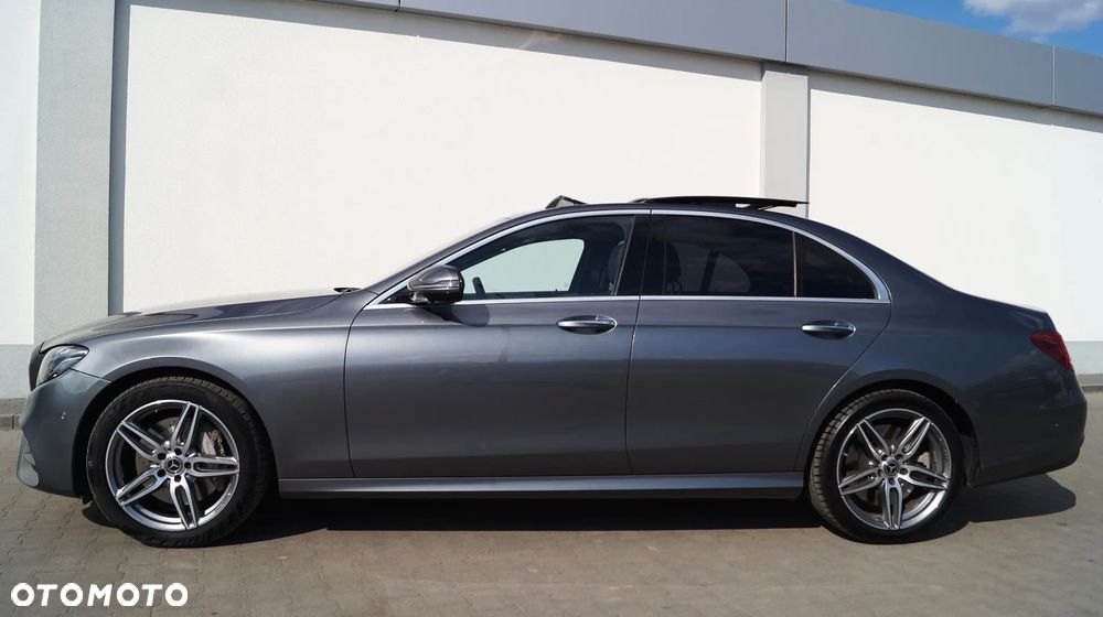 Mercedes-Benz Klasa E 400 4Matic 9G-TRONIC Exclusive - 5