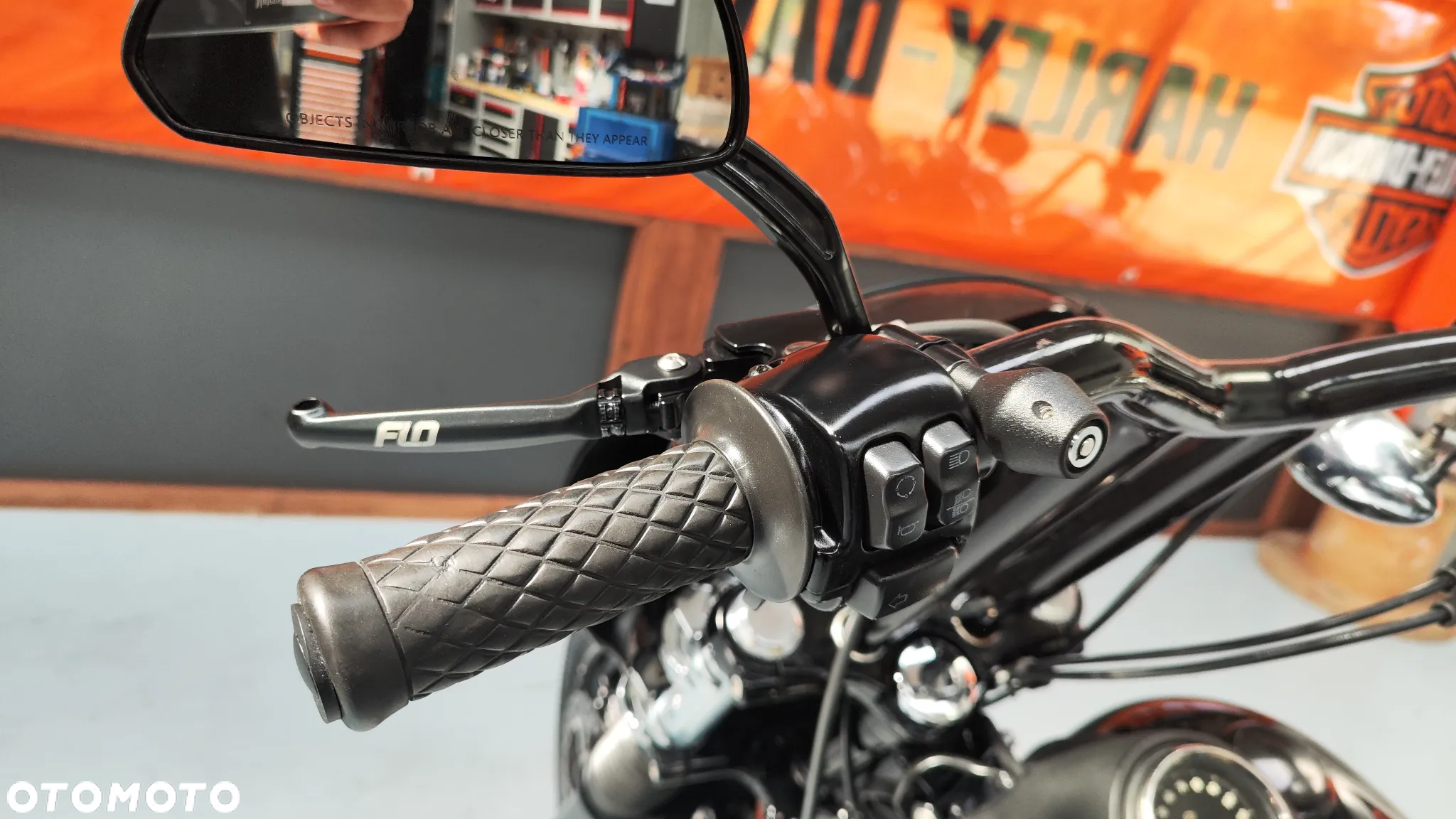 Harley-Davidson Dyna Street Bob - 32