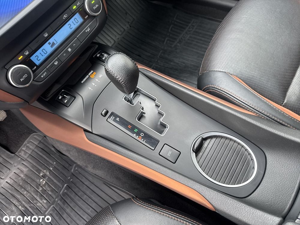 Toyota Avensis 1.8 Premium MS - 19