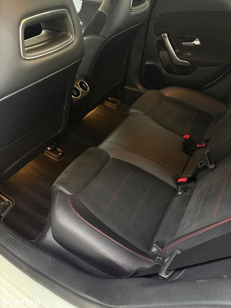 Mercedes-Benz CLA 200 AMG Line 7G-DCT - 7