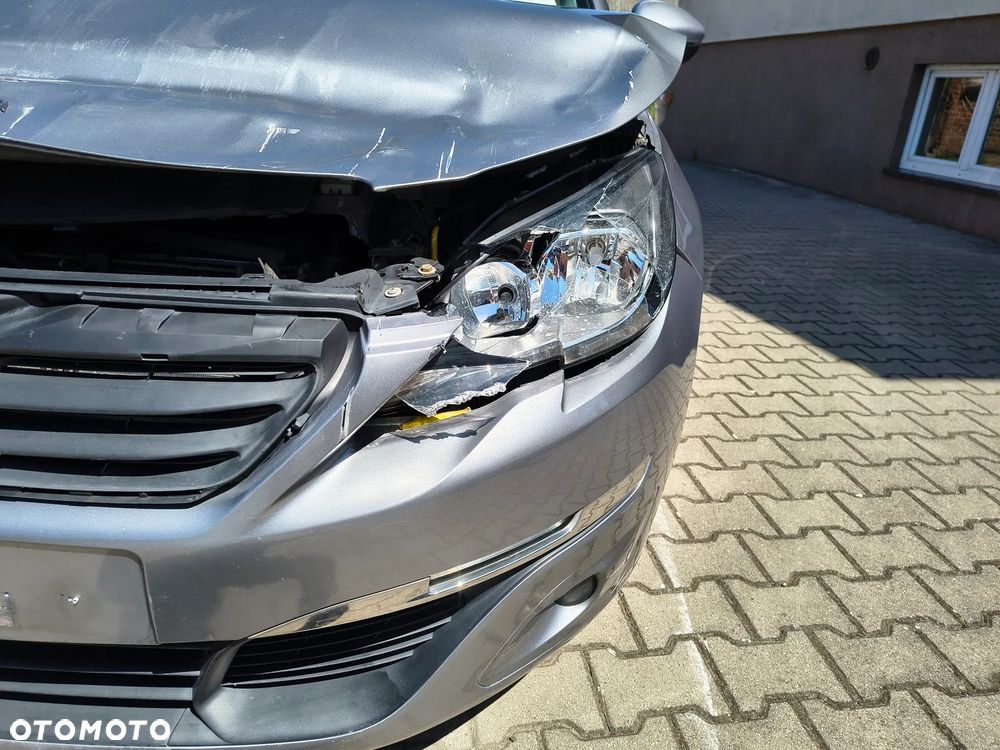 Peugeot 308 - 13