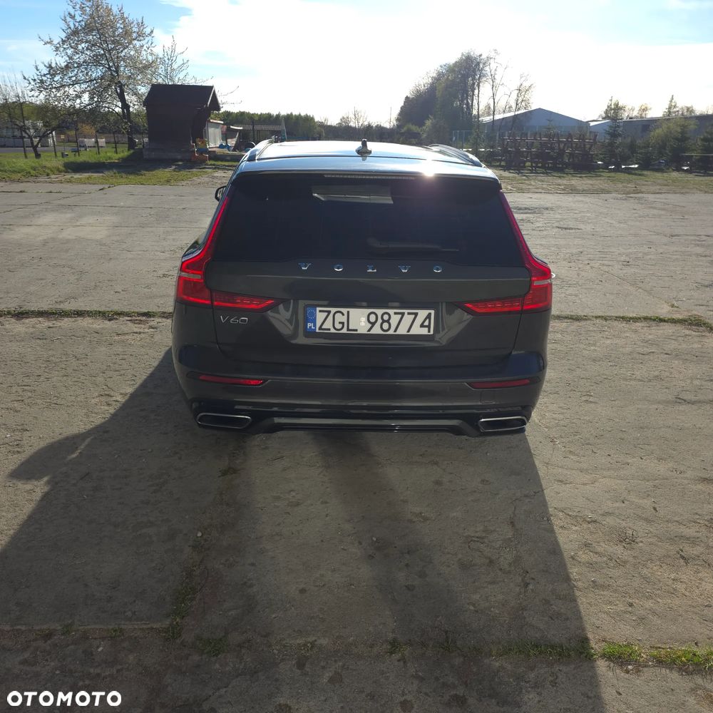 Volvo V60 D4 Geartronic R-Design - 2