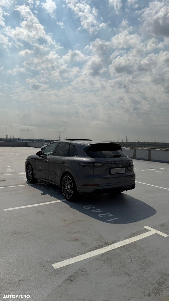 Porsche Cayenne Turbo Tiptronic S - 6