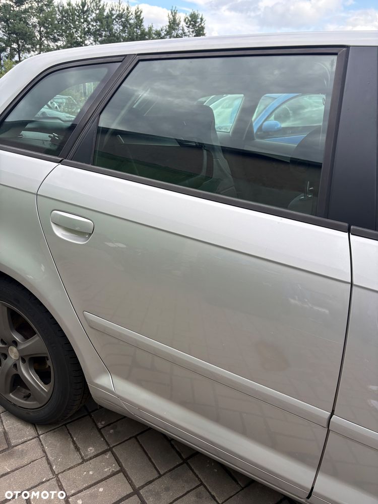 Prawe tylne drzwi Audi A3 8P Sportback LY7W - 4