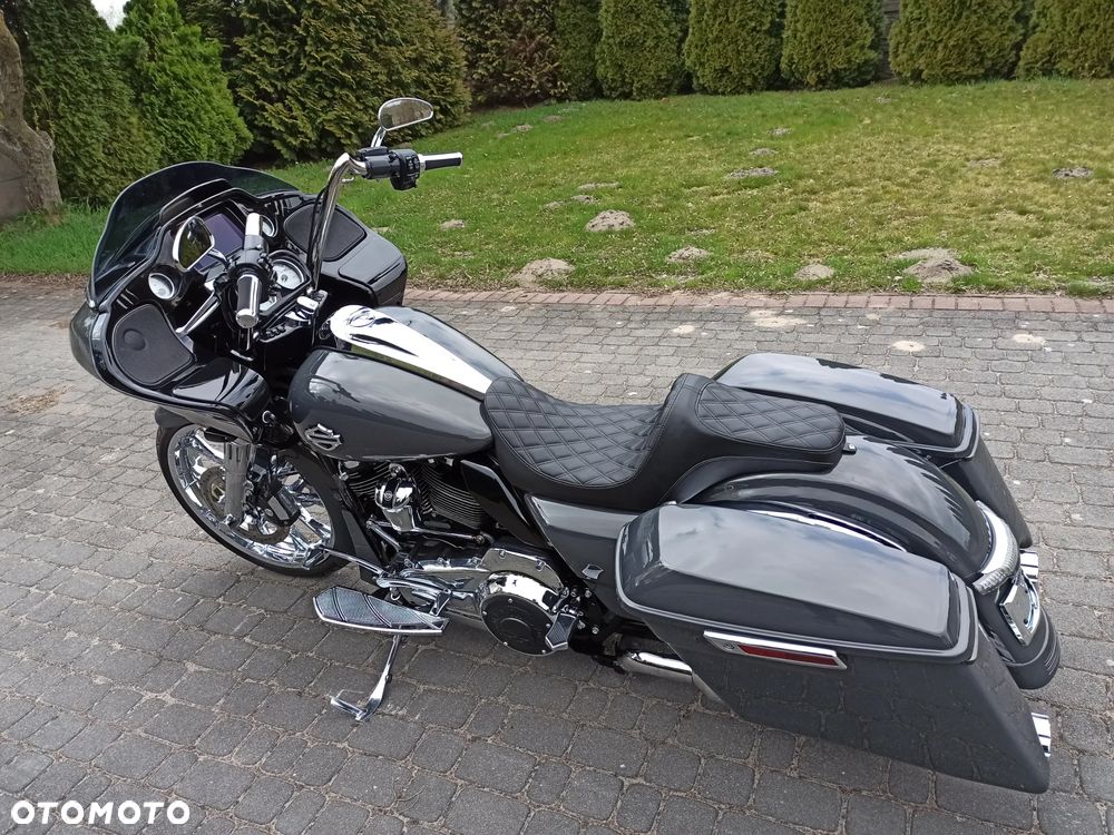 Harley-Davidson Touring Road Glide - 19