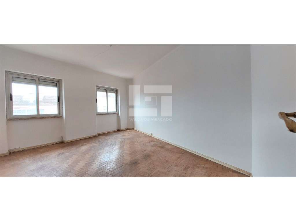 APARTAMENTO T2 - BRANDOA - Grande imagem: 2/21