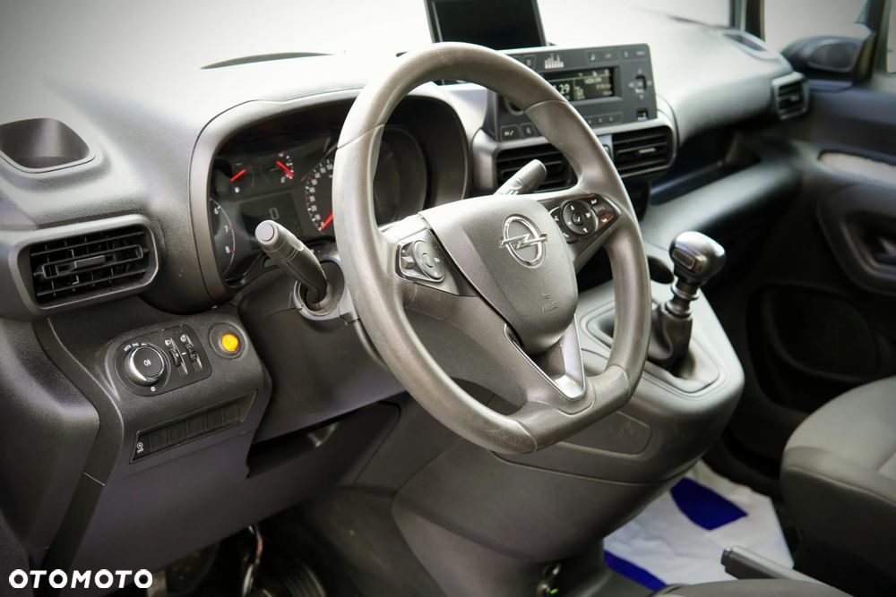 Opel Combo Van 1.2 Enjoy 110KM 4d Long - 31