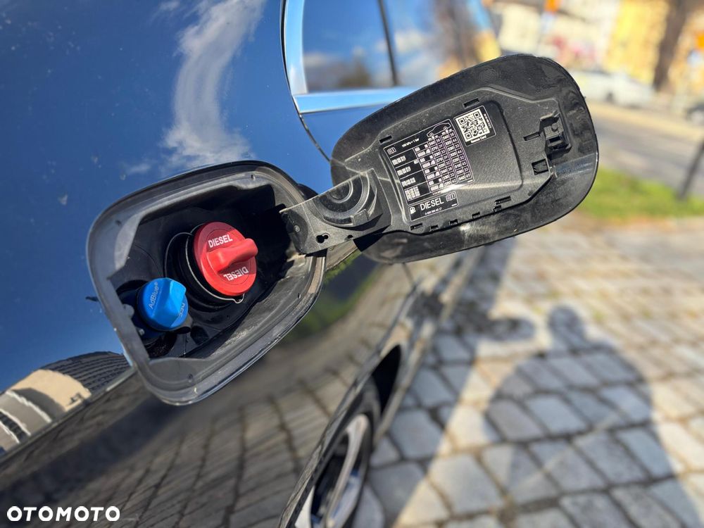 Mercedes-Benz Klasa E 220 d 4-Matic 9G-TRONIC - 9
