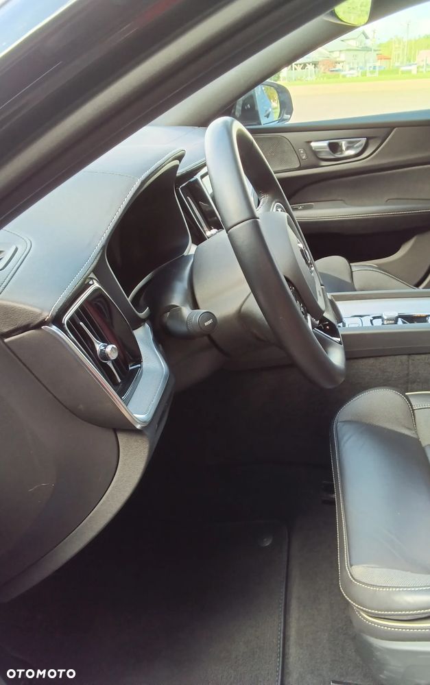 Volvo V60 B5 B R-Design - 31
