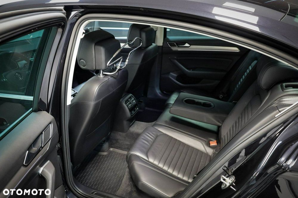 Volkswagen Passat - 14