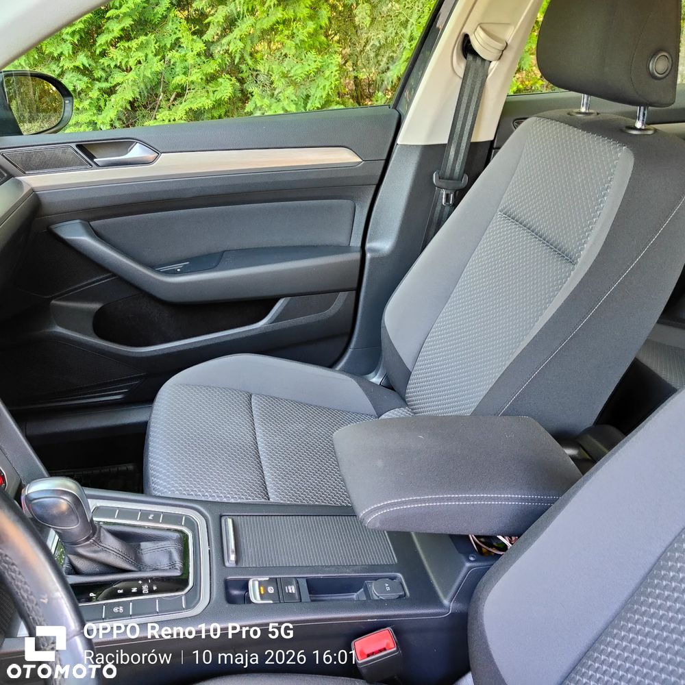 Volkswagen Passat - 11