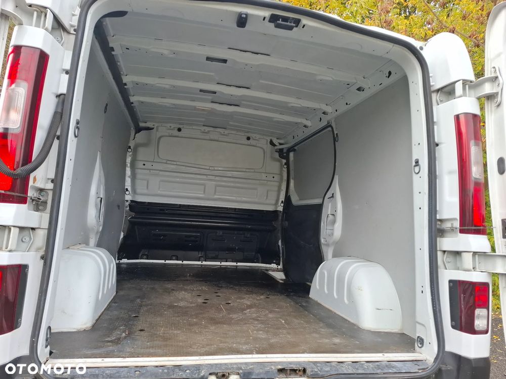 Renault TRAFIC VAT-1*KLIMATYZACJA*PEŁEN BLASZAK ! 3-OSOBOWY BEZ Ad Blue - 10