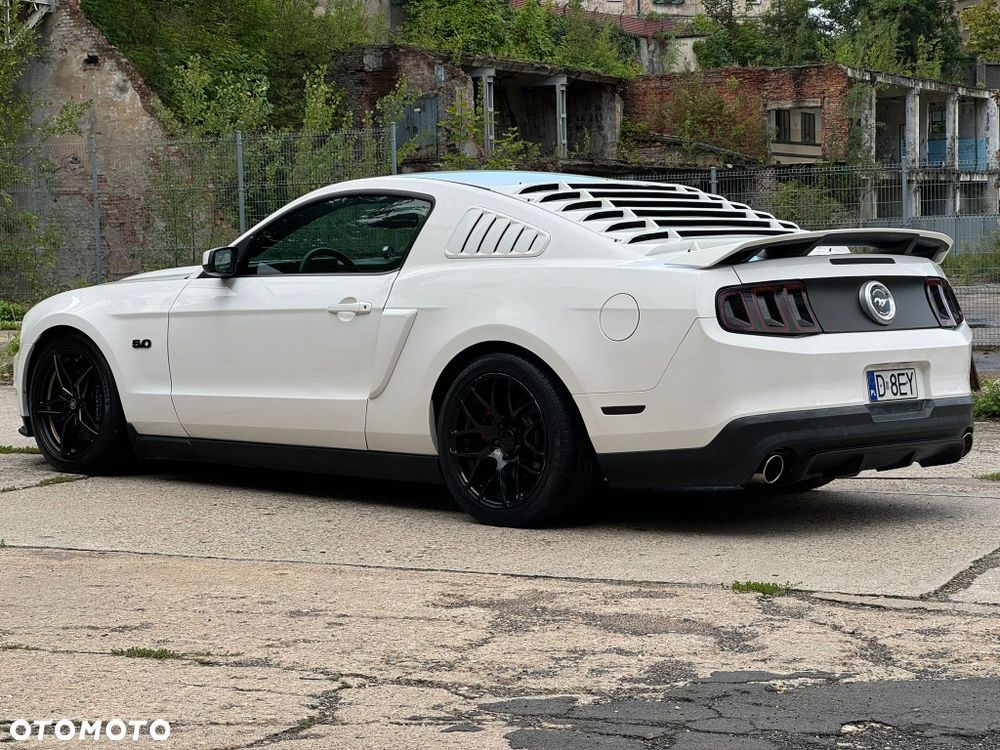 Ford Mustang - 2