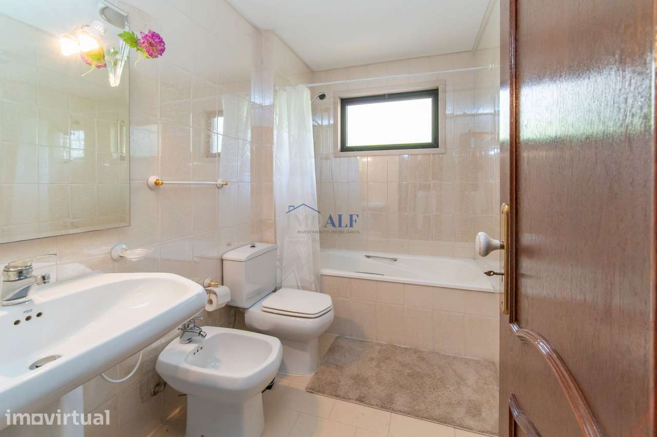 Arrendamento de quarto com casa de banho  em apartamento T3 em Algés - Grande imagem: 5/23