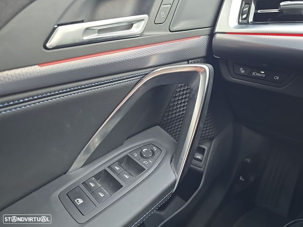 BMW iX2 eDrive20 Pack Desportivo M - 23