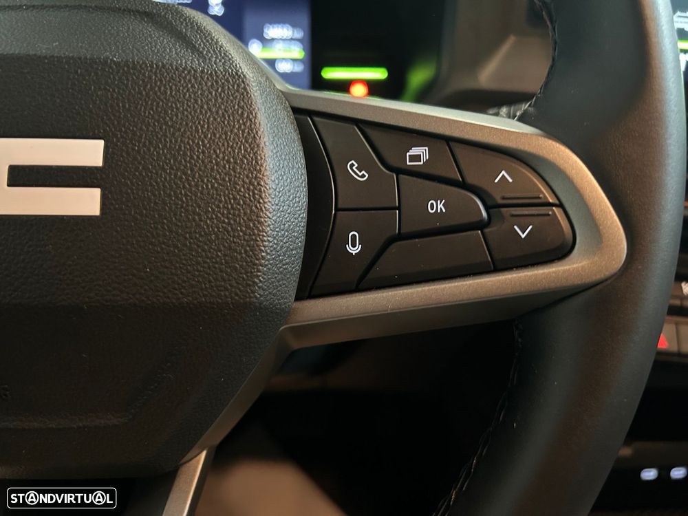Dacia Duster 1.6 Hybrid Extreme - 37