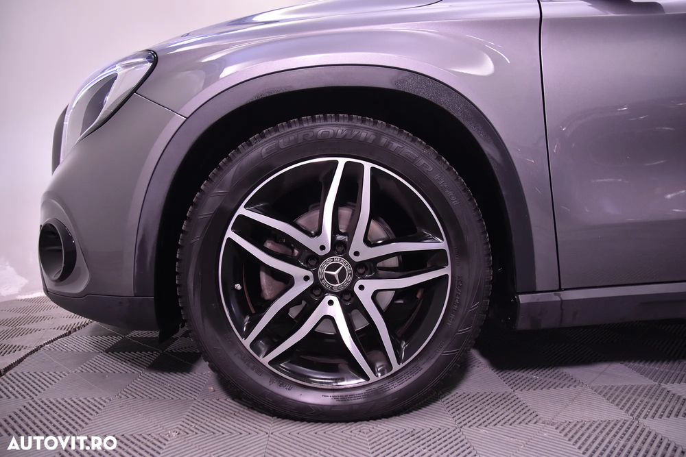 Mercedes-Benz GLA 200 d 4MATIC Aut. - 12