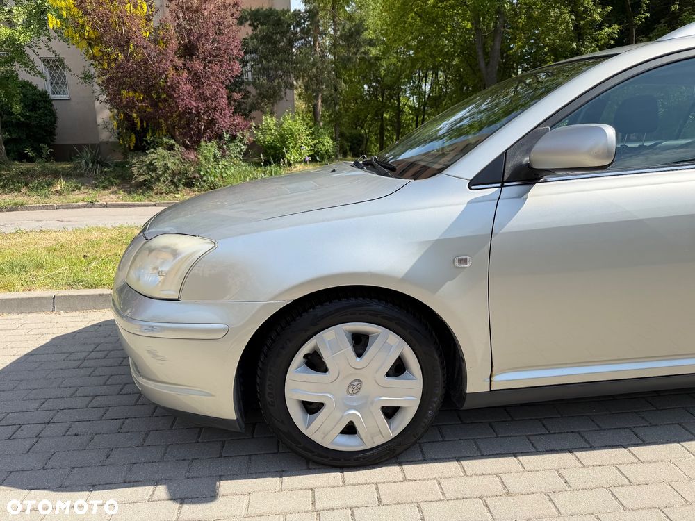 Toyota Avensis - 4