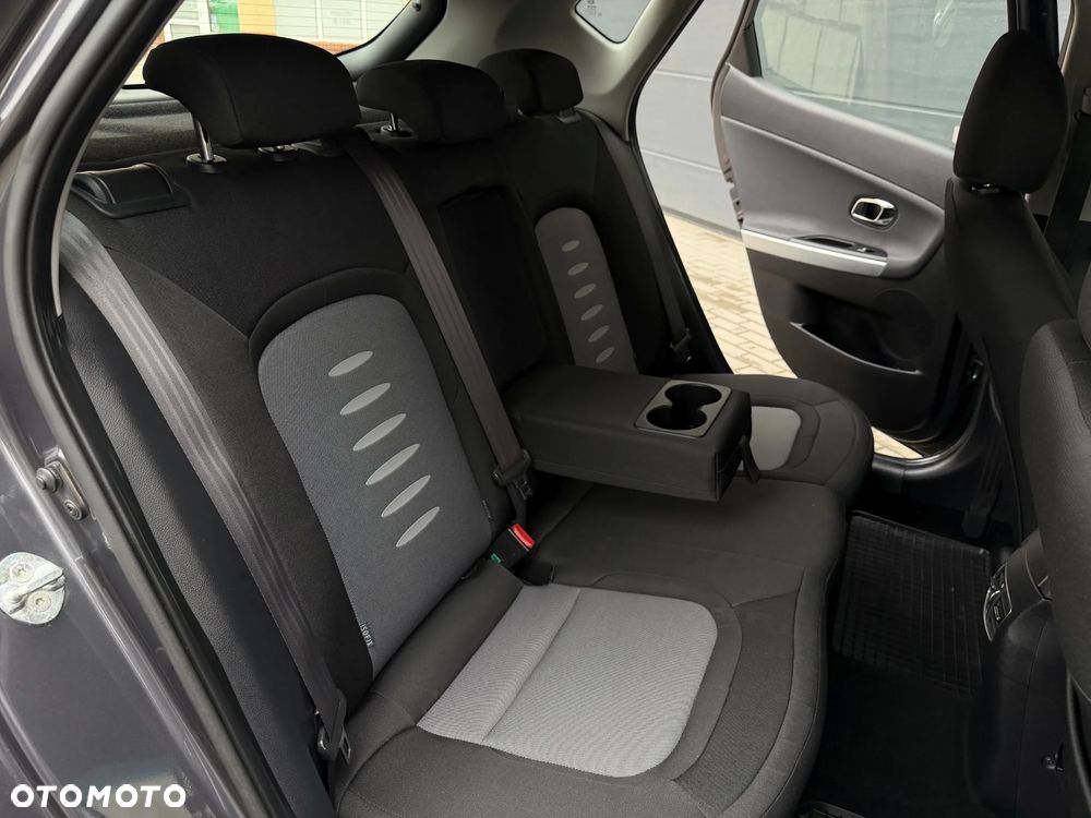 Kia Ceed - 10
