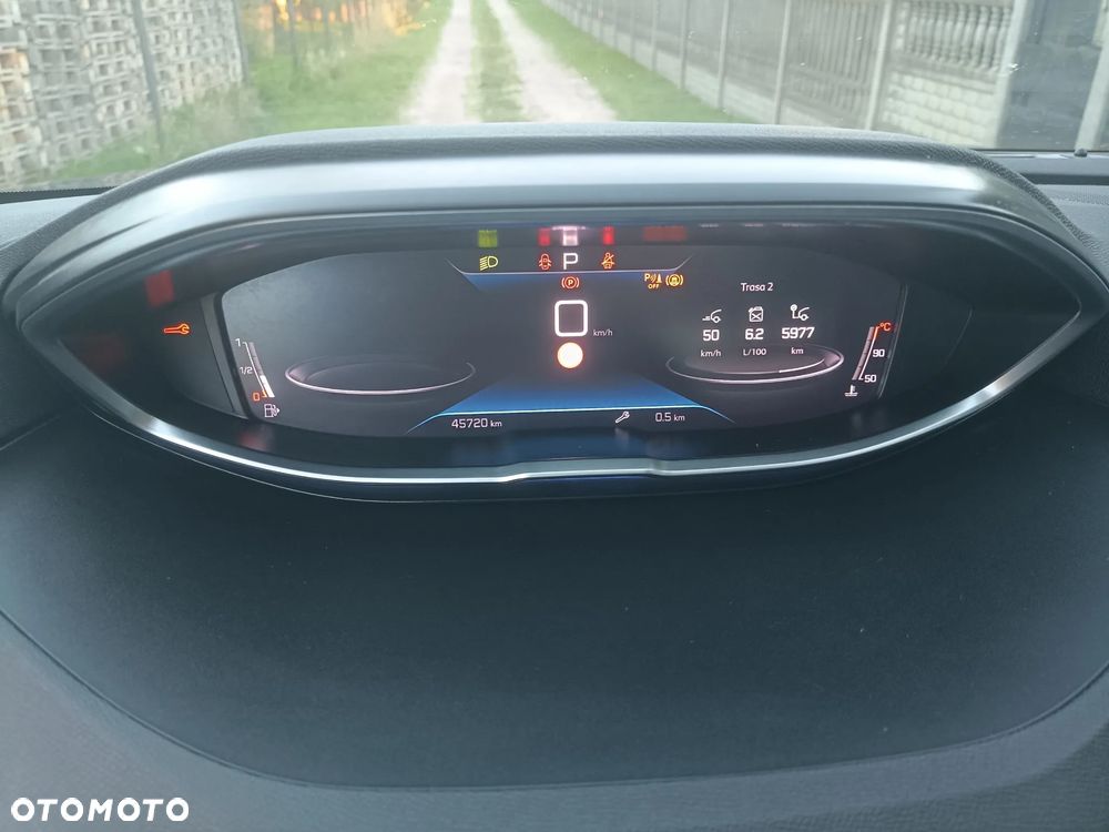 Peugeot 3008 1.5 BlueHDi Allure Pack S&S EAT8 - 24