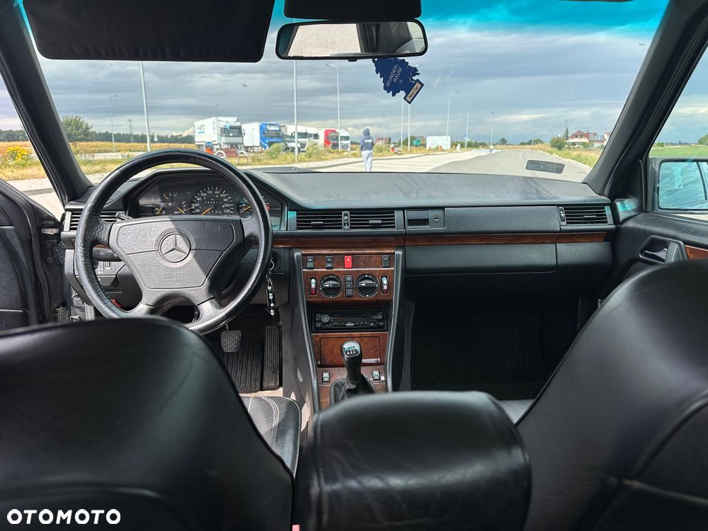 Mercedes-Benz W124 (1984-1993) ver-220 - 14