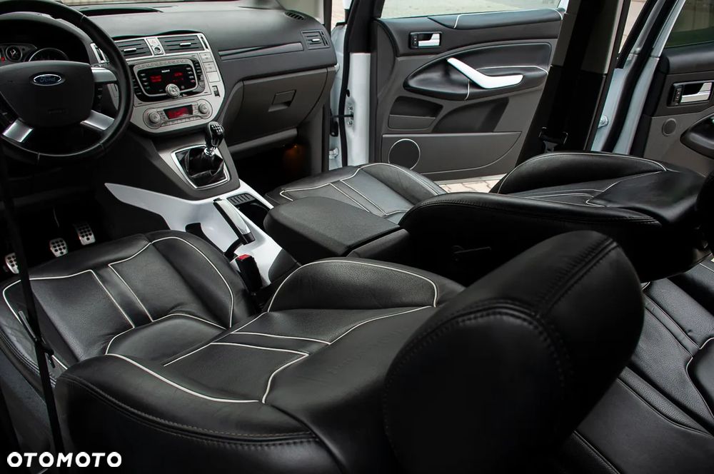 Ford Kuga - 22