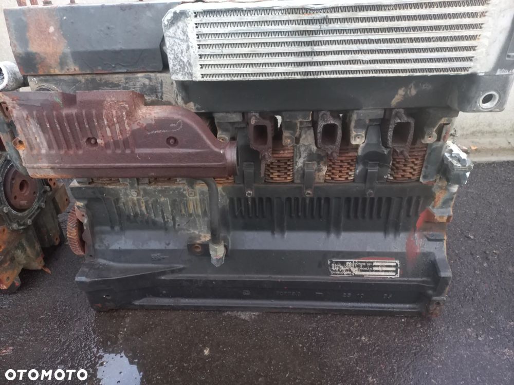 Wał,Blok,silnik same,lamborghini,hurlimann,1000.3 A,1000.4 WT10,1000.6 ATI,WTI3,A1,turbo,70779.0,001304890 2C,71150.0,07511100/30,TULEJA ,tłok,korbowód,kompletny silnik,głowica,woda,powietrze,koła rozrządu,wałek,miska,explorer,titran,antares,laser,3cylindry,4 cylindry,5 cylindrów,6cylindrów. - 4