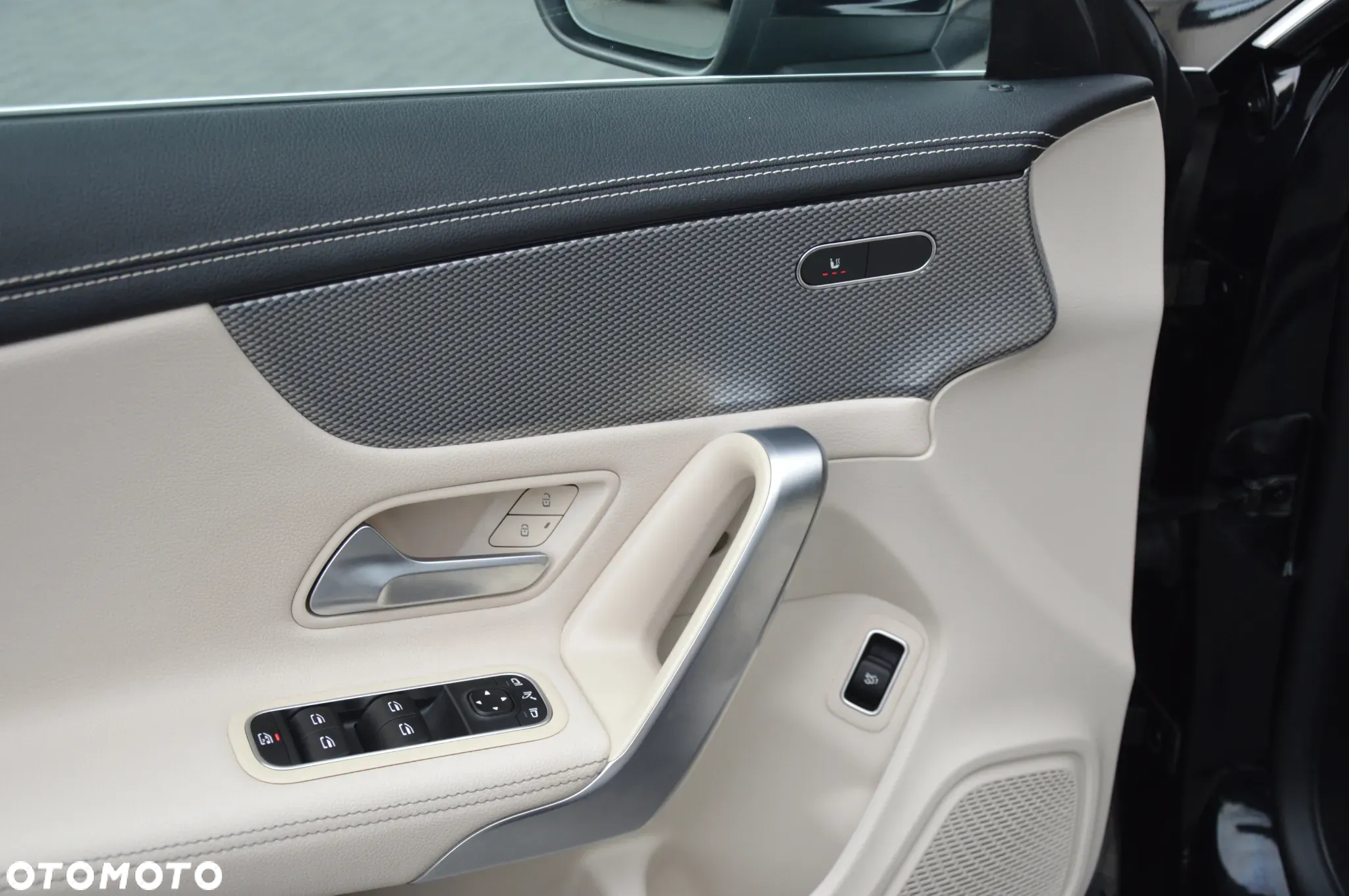 Mercedes-Benz CLA 180 7G-DCT Progressive Line Advanced - 27