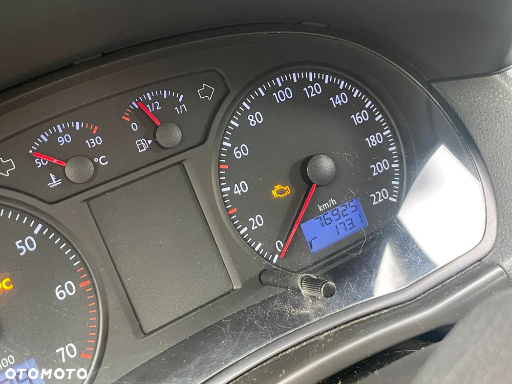 Volkswagen Polo 1.4 16V Comfortline - 8