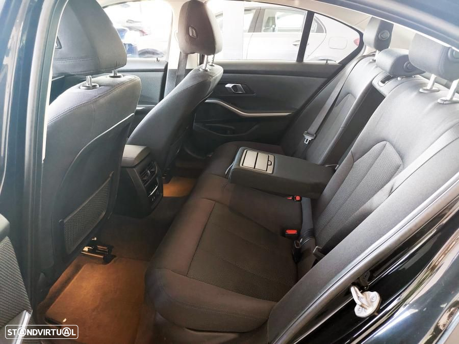 BMW 330 e Auto - 18